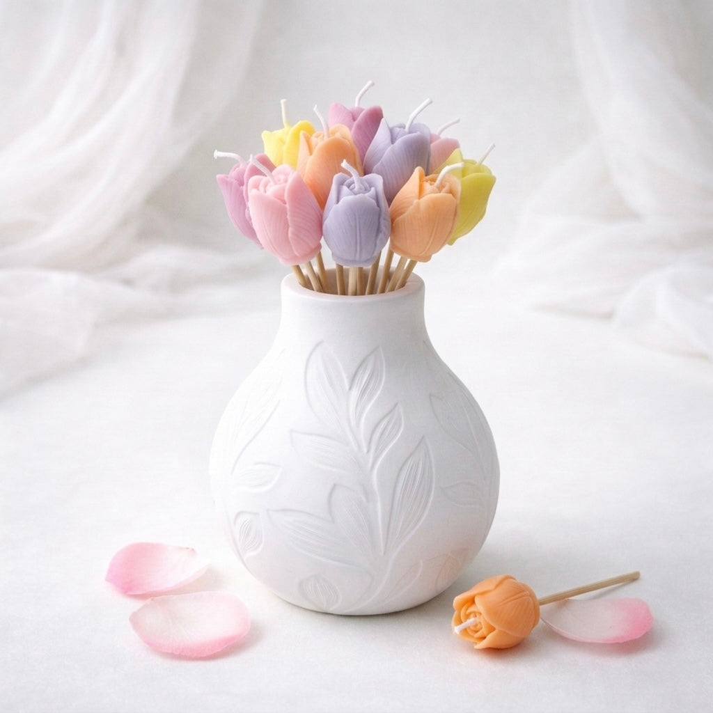 Vaso Decorativo in Ceramica Bianca con Motivo Floreale