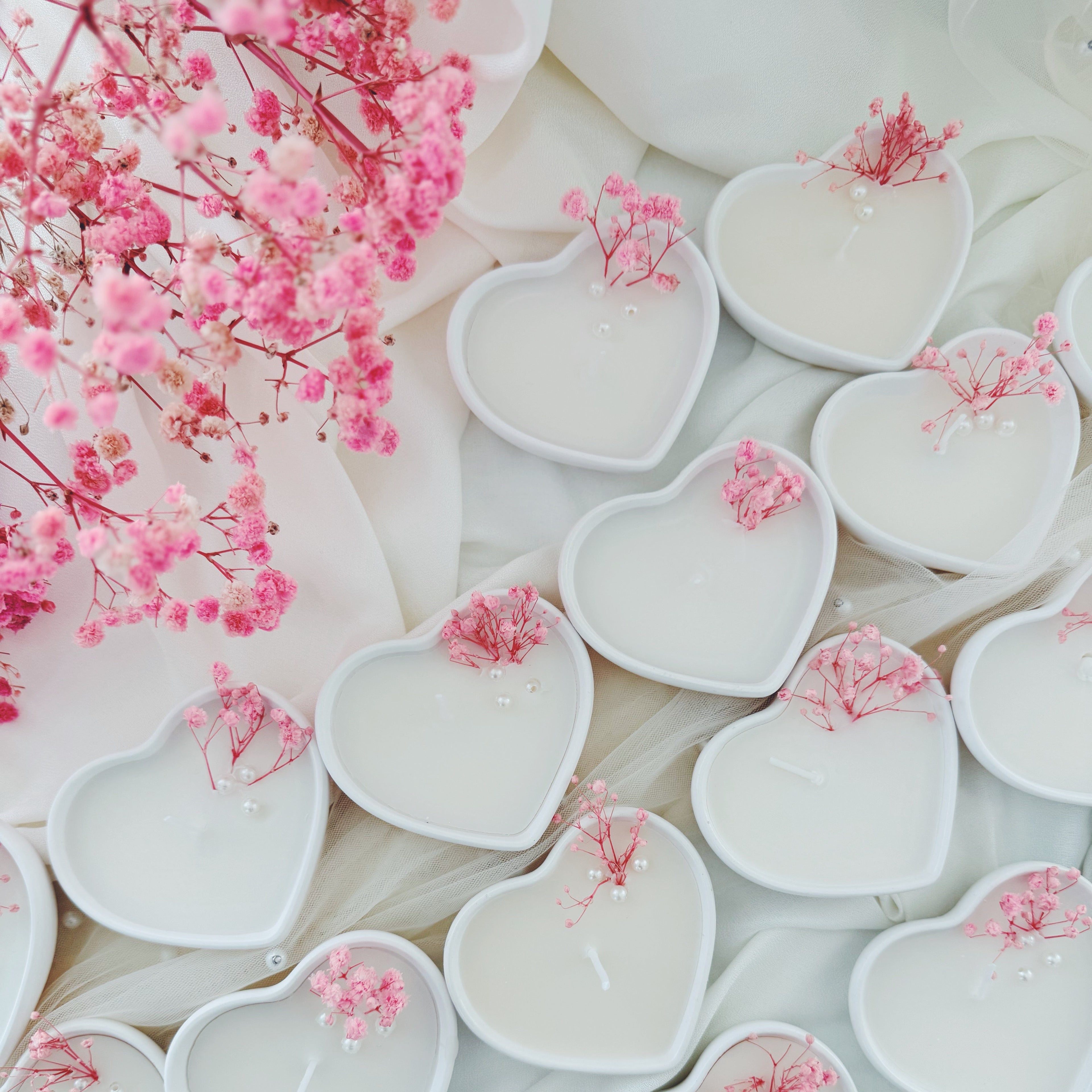 Candele artigianali a forma di cuore in contenitore di ceramica