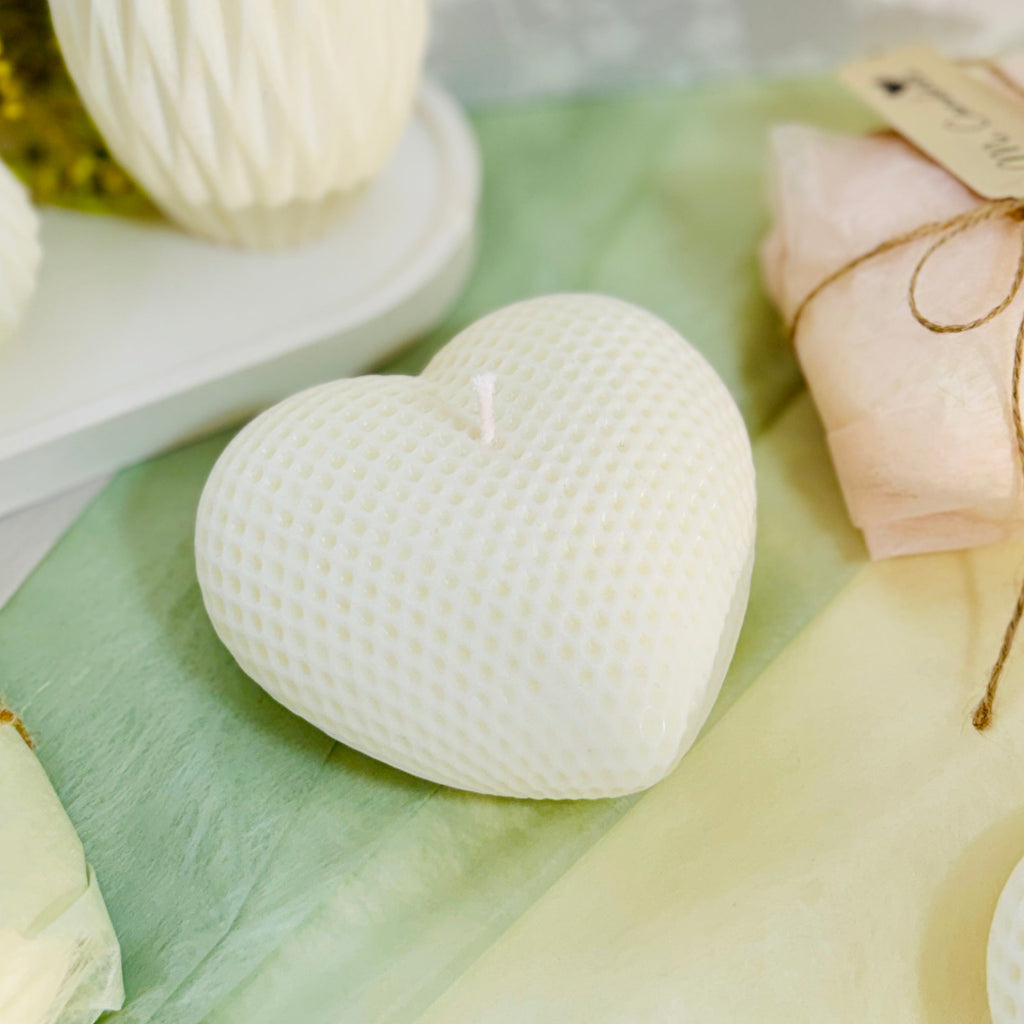 Candela a forma di cuore in cera